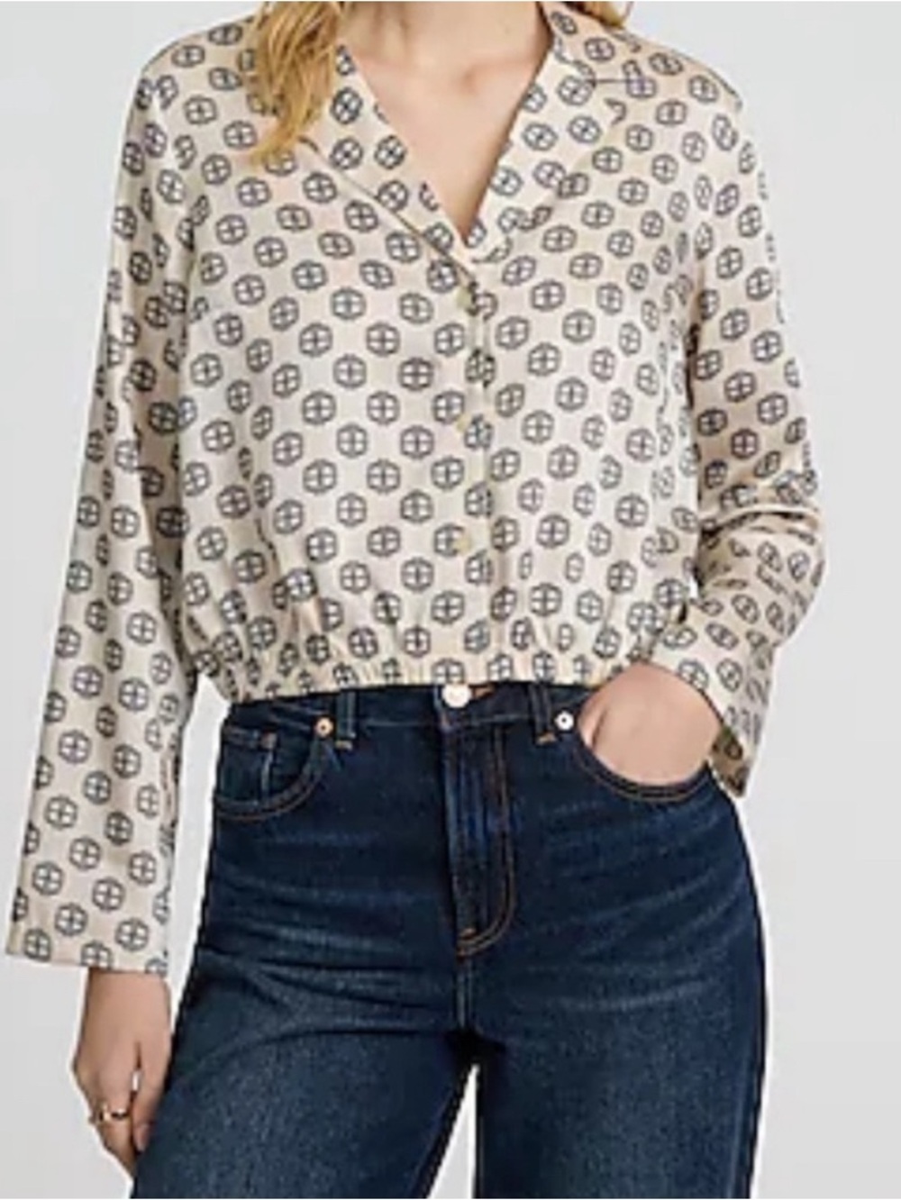 Express geometric print. Top